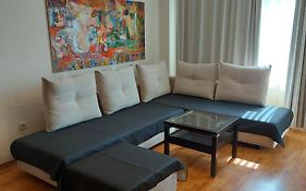 Private Apartment In Saint Elena